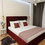 Capital تيرانا