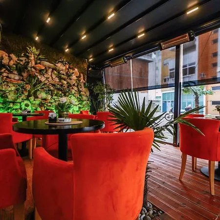 Capital تيرانا